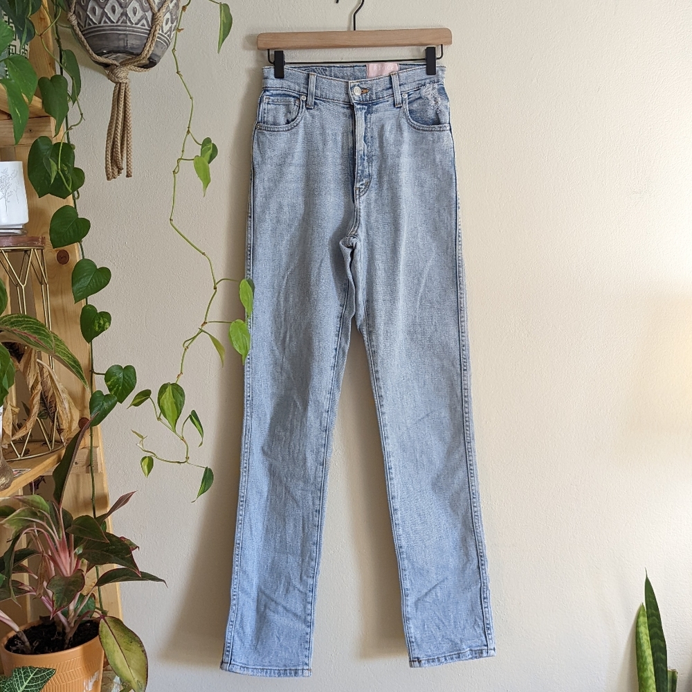 REVICE | 27 | Lightwash Distressed Denim Pant w/ Flaw